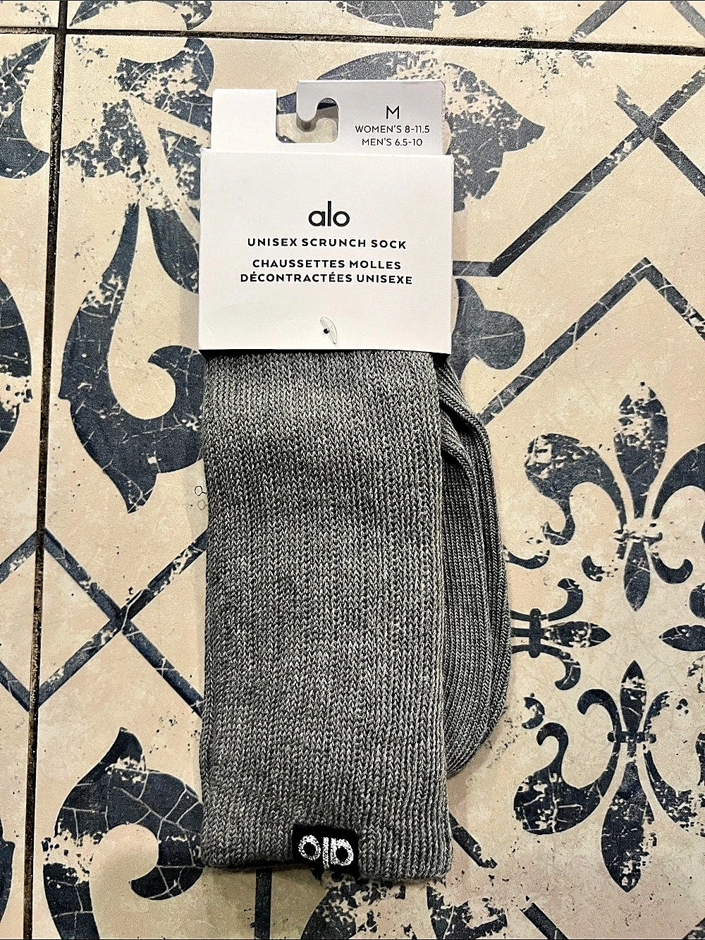 alo Unisex Scrunch Sock Scrunch Socks in Gray Size Medium NWT